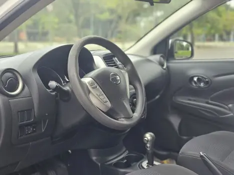 NISSAN Versa Sedan 1.6 16V 4P FLEX SV, Foto 29