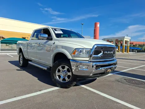 RAM 2500 6.7 I6 24V SLT CABINE DUPLA TURBO DIESEL LARAMIE 4X4 AUTOMTICO, Foto 6