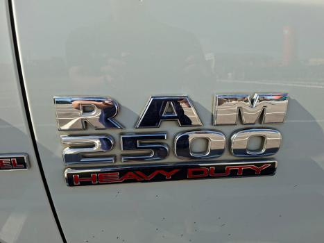 RAM 2500 6.7 I6 24V SLT CABINE DUPLA TURBO DIESEL LARAMIE 4X4 AUTOMTICO, Foto 3