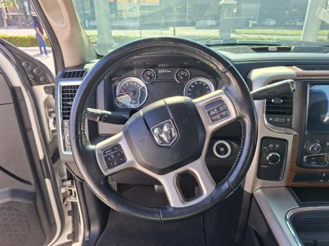 RAM 2500 6.7 I6 24V SLT CABINE DUPLA TURBO DIESEL LARAMIE 4X4 AUTOMTICO, Foto 4