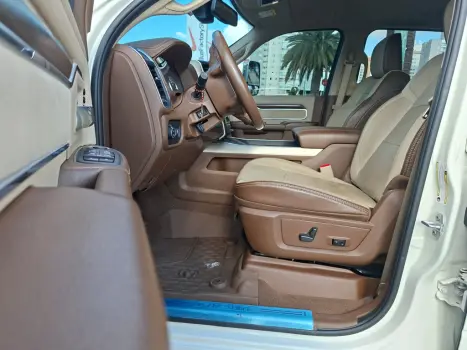 RAM 3500 6.7 I6 LARAMIE CABINE DUPLA TURBO DIESEL AUTOMTICO, Foto 4