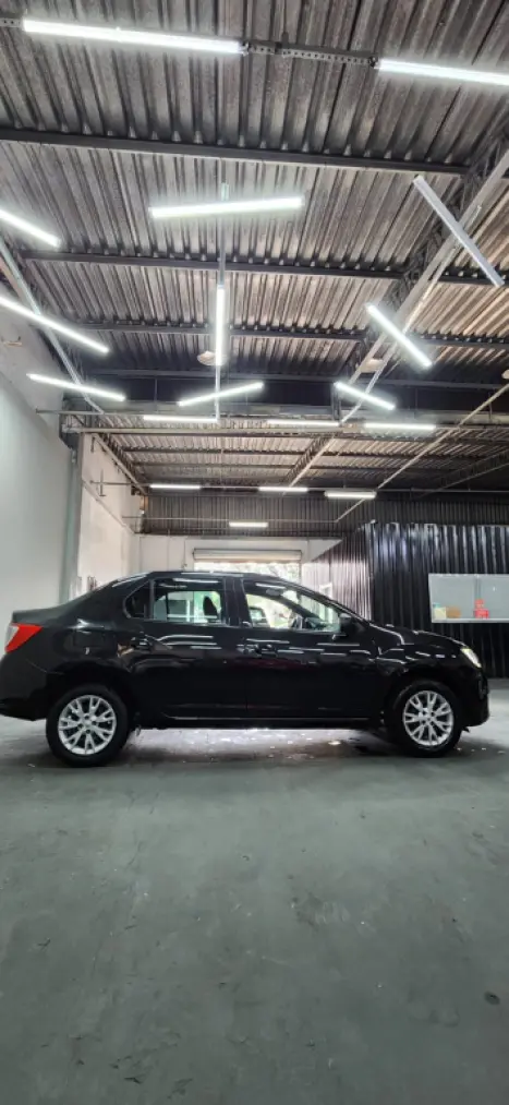 RENAULT Logan 1.0 12V 4P FLEX SCE ZEN, Foto 6