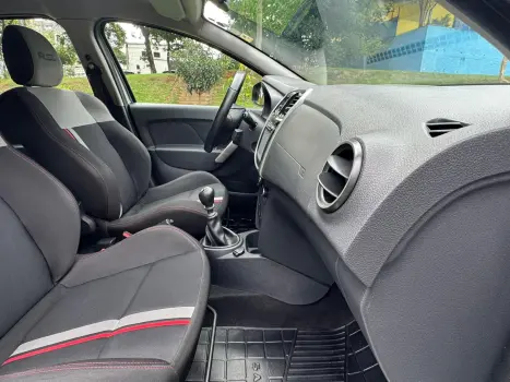 RENAULT Sandero 2.0 16V 4P RS FLEX, Foto 16