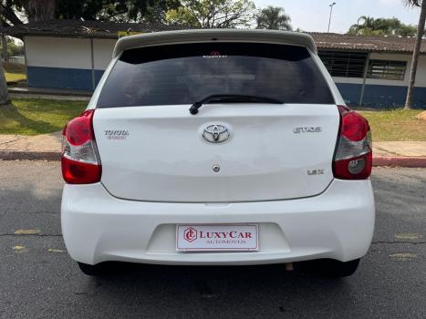 TOYOTA Etios Hatch 1.3 16V 4P FLEX X, Foto 6