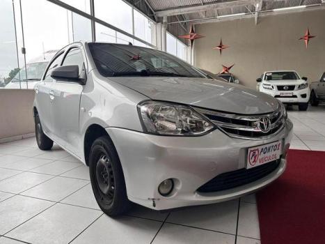 TOYOTA Etios Hatch 1.3 16V 4P FLEX, Foto 2