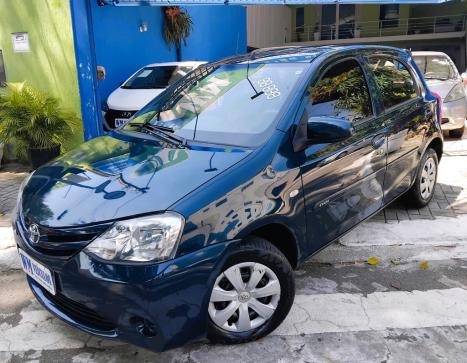 TOYOTA Etios Hatch 1.3 16V 4P FLEX X, Foto 2