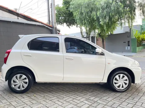 TOYOTA Etios Hatch 1.3 16V 4P FLEX X, Foto 8