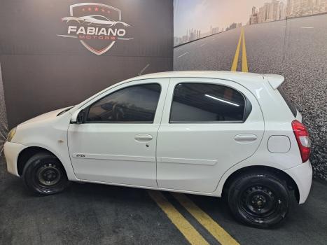 TOYOTA Etios Hatch 1.3 16V 4P FLEX X, Foto 17