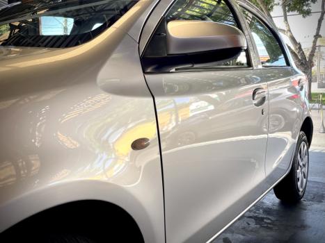 TOYOTA Etios Hatch 1.3 16V 4P FLEX X, Foto 2