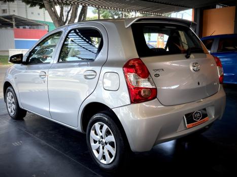 TOYOTA Etios Hatch 1.3 16V 4P FLEX X, Foto 7