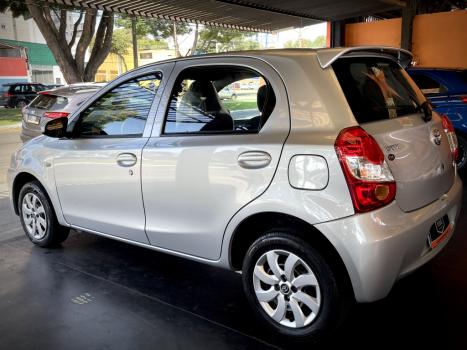TOYOTA Etios Hatch 1.3 16V 4P FLEX X, Foto 8
