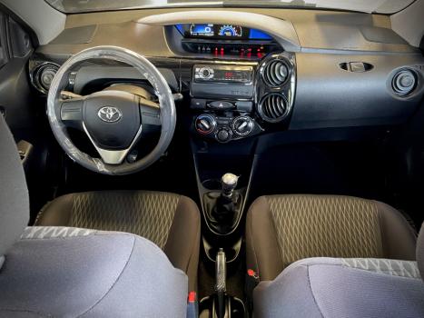 TOYOTA Etios Hatch 1.3 16V 4P FLEX X, Foto 13