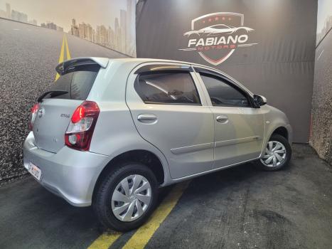 TOYOTA Etios Hatch 1.3 16V 4P FLEX X, Foto 4