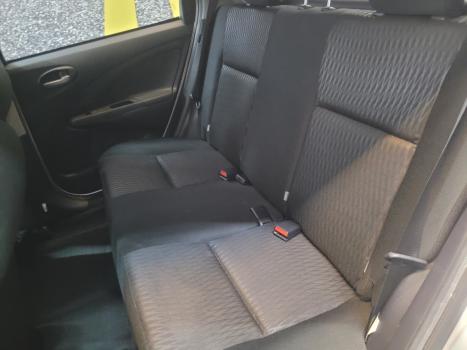 TOYOTA Etios Hatch 1.3 16V 4P FLEX X, Foto 9