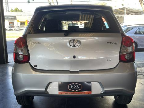 TOYOTA Etios Hatch 1.3 16V 4P FLEX X, Foto 6