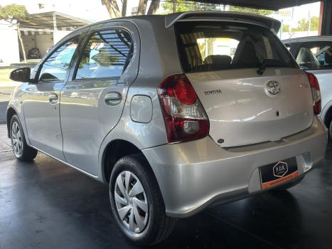 TOYOTA Etios Hatch 1.3 16V 4P FLEX X, Foto 7
