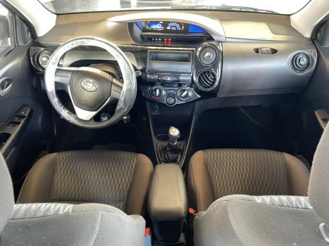 TOYOTA Etios Hatch 1.3 16V 4P FLEX X, Foto 13