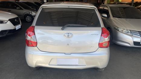 TOYOTA Etios Hatch 1.3 16V 4P FLEX X, Foto 5