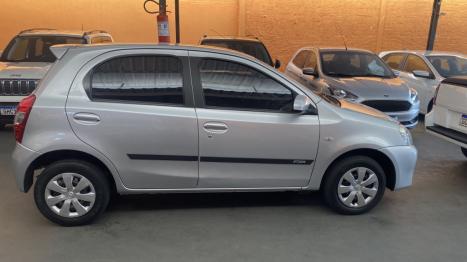 TOYOTA Etios Hatch 1.3 16V 4P FLEX X, Foto 5