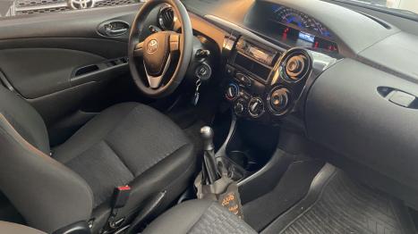 TOYOTA Etios Hatch 1.3 16V 4P FLEX X, Foto 11