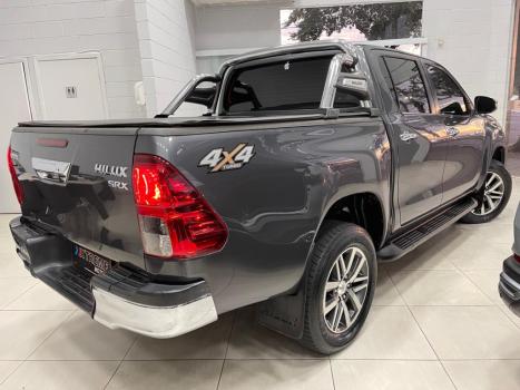 TOYOTA Hilux Caminhonete 2.8 16V SRX 4X4 TURBO DIESEL CABINE DUPLA AUTOMTICO, Foto 2