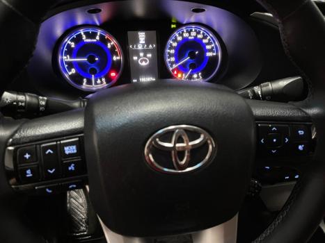 TOYOTA Hilux Caminhonete 2.8 16V SRX 4X4 TURBO DIESEL CABINE DUPLA AUTOMTICO, Foto 9