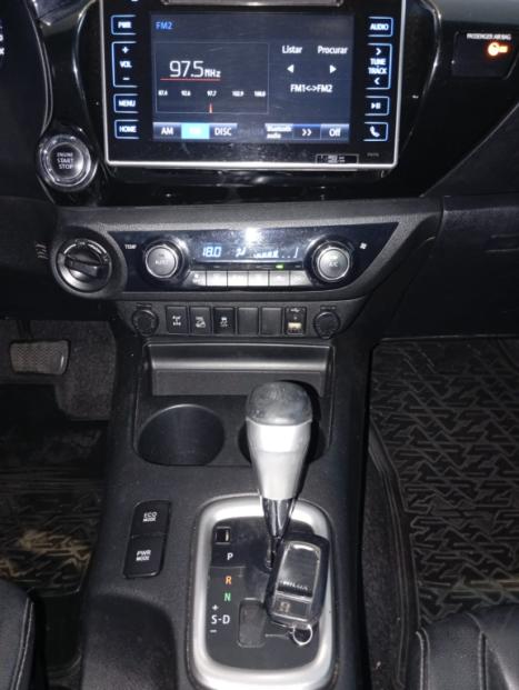 TOYOTA Hilux Caminhonete 2.8 16V SRX 4X4 TURBO DIESEL CABINE DUPLA AUTOMTICO, Foto 10