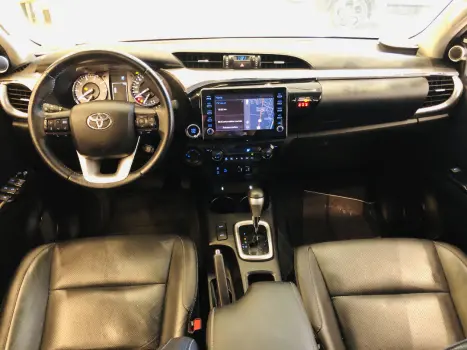 TOYOTA Hilux Caminhonete 2.8 16V SRX 4X4 TURBO DIESEL CABINE DUPLA AUTOMTICO, Foto 11