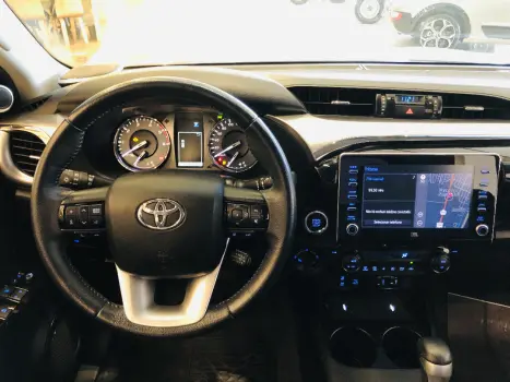 TOYOTA Hilux Caminhonete 2.8 16V SRX 4X4 TURBO DIESEL CABINE DUPLA AUTOMTICO, Foto 12