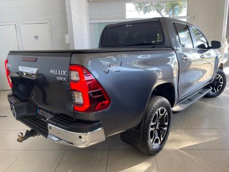 TOYOTA Hilux Caminhonete 2.8 16V SRX 4X4 TURBO DIESEL CABINE DUPLA AUTOMTICO, Foto 2