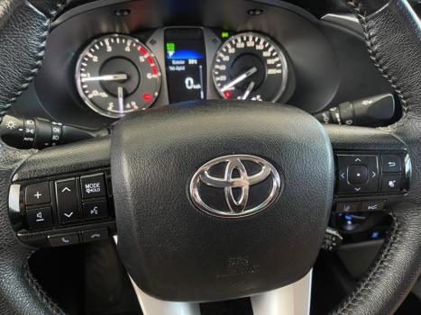 TOYOTA Hilux Caminhonete 2.8 16V SRX 4X4 TURBO DIESEL CABINE DUPLA AUTOMTICO, Foto 9