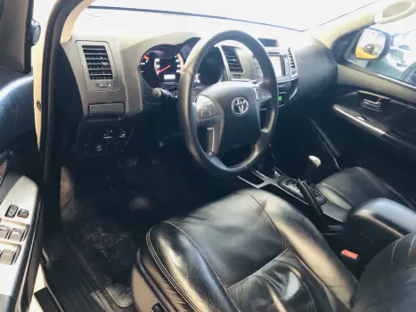 TOYOTA Hilux Caminhonete 3.0 16V 4P 4X4 SRV TURBO DIESEL CABINE DUPLA AUTOMTICO, Foto 8