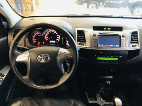 TOYOTA Hilux Caminhonete 3.0 16V 4P 4X4 SRV TURBO DIESEL CABINE DUPLA AUTOMTICO, Foto 12