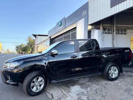 TOYOTA Hilux Caminhonete 2.8 16V SRV 4X4 DIESEL CABINE DUPLA AUTOMTICO, Foto 2