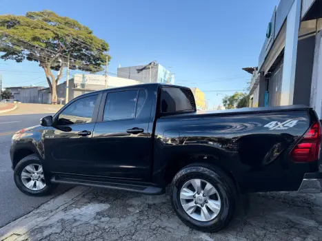 TOYOTA Hilux Caminhonete 2.8 16V SRV 4X4 DIESEL CABINE DUPLA AUTOMTICO, Foto 3