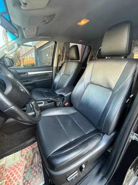 TOYOTA Hilux Caminhonete 2.8 16V SRV 4X4 DIESEL CABINE DUPLA AUTOMTICO, Foto 9