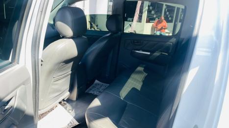 TOYOTA Hilux Caminhonete 3.0 4P SR 4X4 TURBO DIESEL CABINE DUPLA, Foto 4