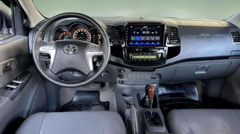 TOYOTA Hilux Caminhonete 3.0 16V 4P 4X4 SRV TURBO DIESEL CABINE DUPLA AUTOMTICO, Foto 8