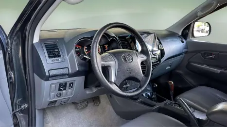 TOYOTA Hilux Caminhonete 3.0 16V 4P 4X4 SRV TURBO DIESEL CABINE DUPLA AUTOMTICO, Foto 10