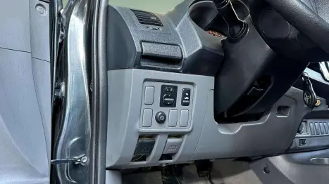 TOYOTA Hilux Caminhonete 3.0 16V 4P 4X4 SRV TURBO DIESEL CABINE DUPLA AUTOMTICO, Foto 17