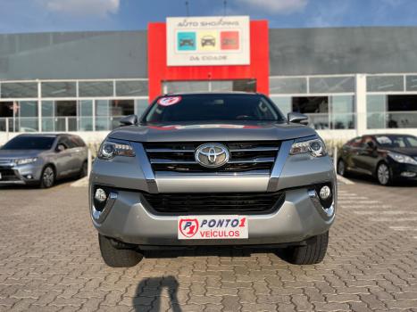 TOYOTA Hilux SW4 2.8 4P SRX 4X4 TURBO DIESEL AUTOMTICO, Foto 7