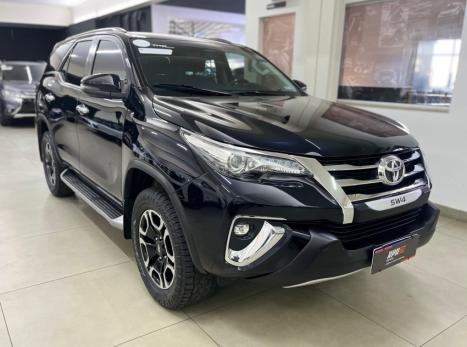 TOYOTA Hilux SW4 2.8 4P SRX 4X4 TURBO DIESEL AUTOMTICO, Foto 5