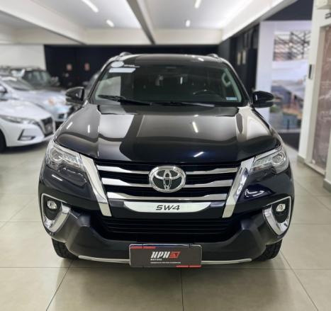 TOYOTA Hilux SW4 2.8 4P SRX 4X4 TURBO DIESEL AUTOMTICO, Foto 6