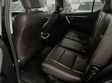TOYOTA Hilux SW4 2.8 4P SRX 4X4 TURBO DIESEL AUTOMTICO, Foto 11