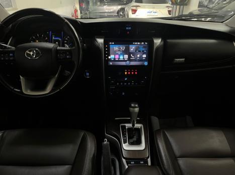 TOYOTA Hilux SW4 2.8 4P SRX 4X4 TURBO DIESEL AUTOMTICO, Foto 12
