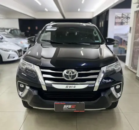TOYOTA Hilux SW4 2.8 4P SRX 4X4 TURBO DIESEL AUTOMTICO, Foto 6