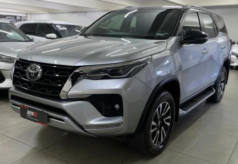 TOYOTA Hilux SW4 2.8 4P SRX 4X4 TURBO DIESEL AUTOMTICO, Foto 1