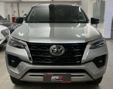 TOYOTA Hilux SW4 2.8 4P SRX 4X4 TURBO DIESEL AUTOMTICO, Foto 6