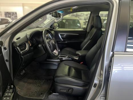 TOYOTA Hilux SW4 2.8 4P SRX 4X4 TURBO DIESEL AUTOMTICO, Foto 7