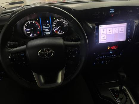 TOYOTA Hilux SW4 2.8 4P SRX 4X4 TURBO DIESEL AUTOMTICO, Foto 9